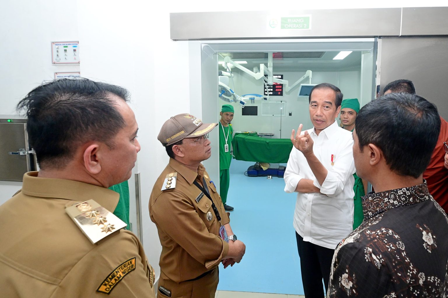 Presiden Jokowi Tinjau RSUD Rupit, Tekankan Peningkatan Infrastruktur Listrik